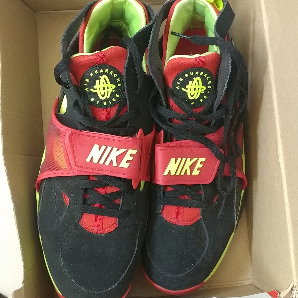 Air Huarache by Nike
